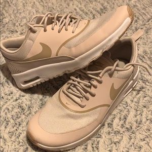 Women’s running shoes